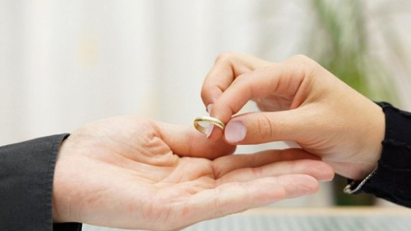 Boşananların sayı azalıb