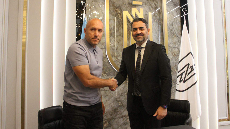 Abasovun “Neftçi”dəki maaşı açıqlanıb