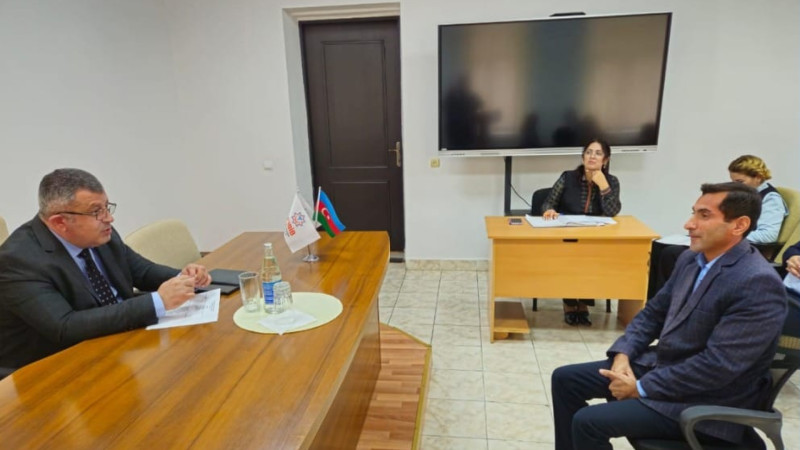 STM-in direktoru vətəndaşları dinləyib