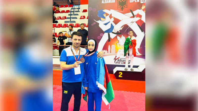 Yeniyetmə taekvondoçumuz Vətənə medalla döndü