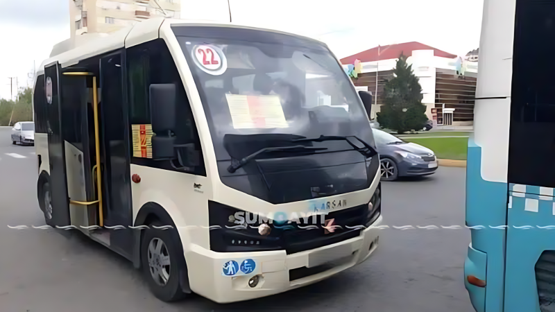 Avtobus üzünə həsrət qalan sakinlər