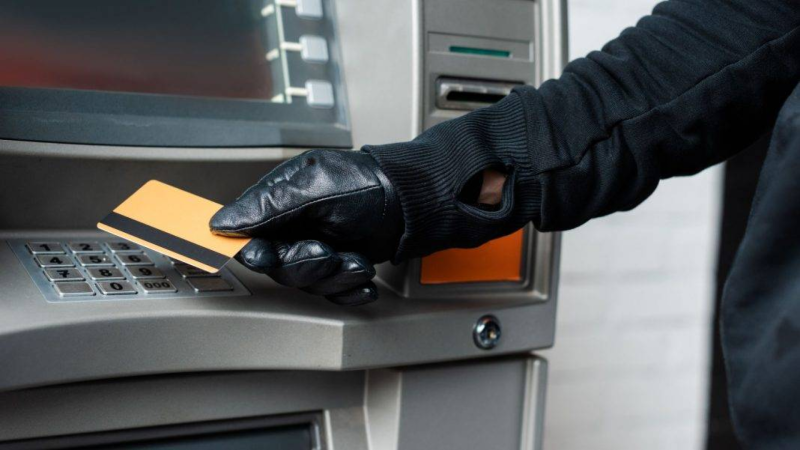 Şəhər sakininin bank kartından pul oğurlanıb