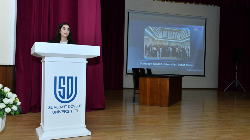 SDU-nun “Debat Klubu” yeni tədris ilində ilk təqdimatını etdi