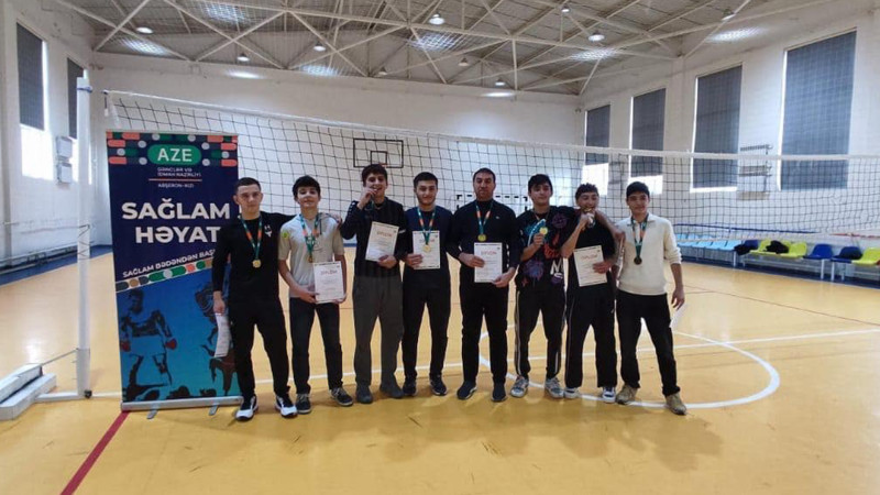 Saray məktəbliləri voleybol turnirinin qalibi oldular