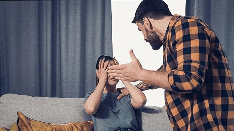 Sumqayıtda keçmiş arvadını döyən şəxsin məhkəməsi olub