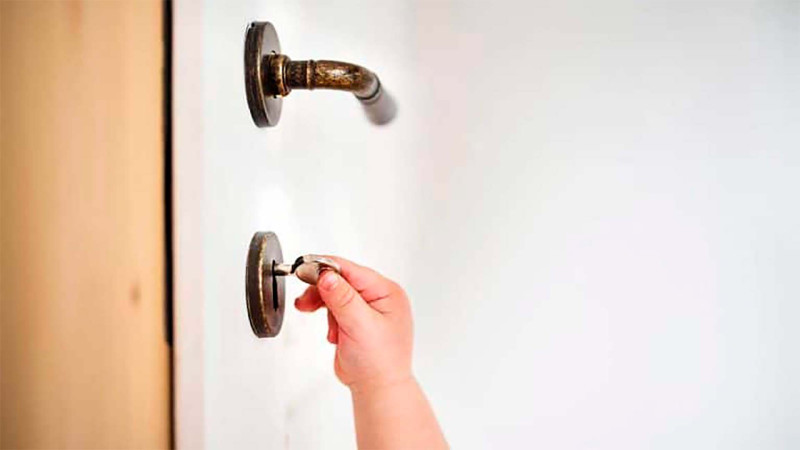 Nəzarətsiz qalan azyaşlı xilas edildi