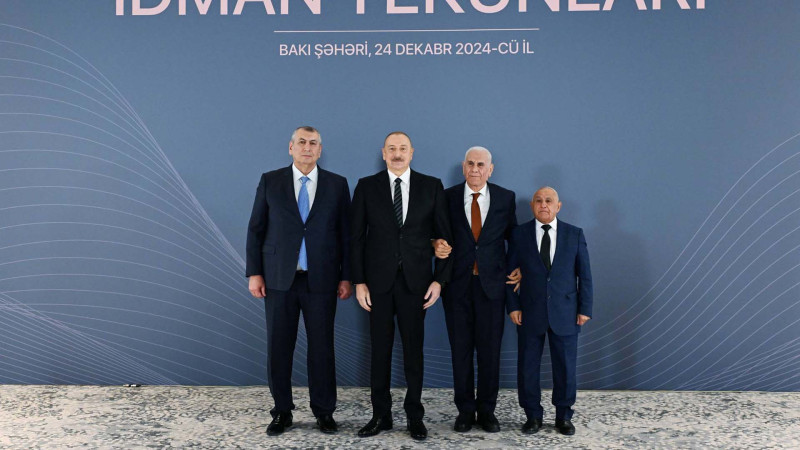 Prezident Sumqayıtın baş məşqçisini təltif edib