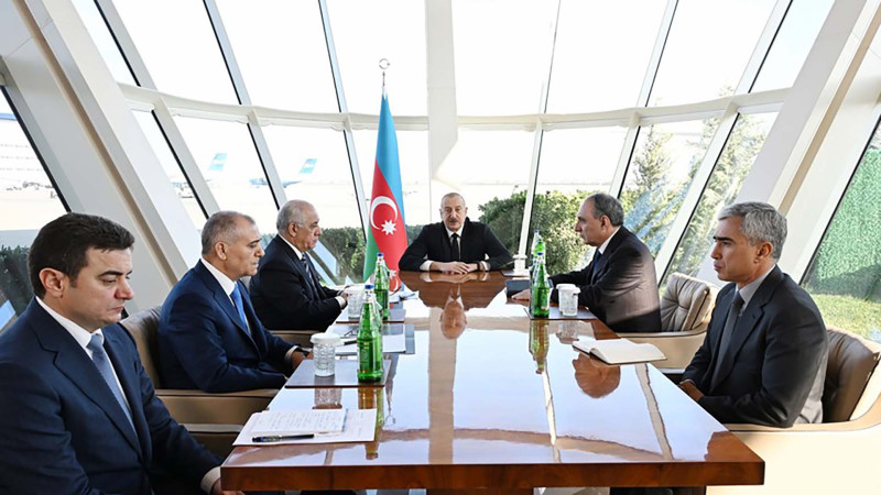 Prezident İlham Əliyev təyyarə qəzası ilə bağlı müşavirə keçirib