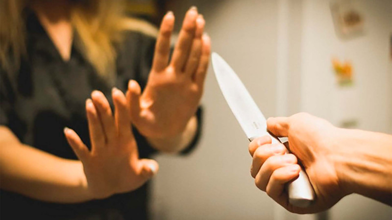 Sumqayıtda ər arvadını bıçaqladı - YENİLƏNİB