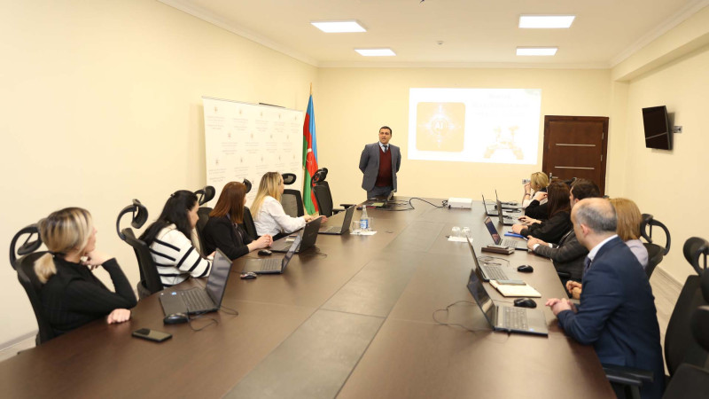 Süni intellektin təhsildə tətbiqi ilə bağlı təlim keçirilib