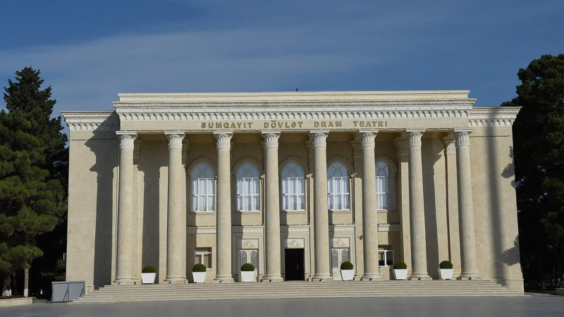 Sumqayıt şagirdləri teatryönümlü proqrama qoşulublar