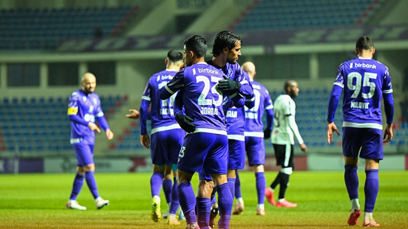 “Neftçi”ni əli boş göndərdilər, premiya aldılar