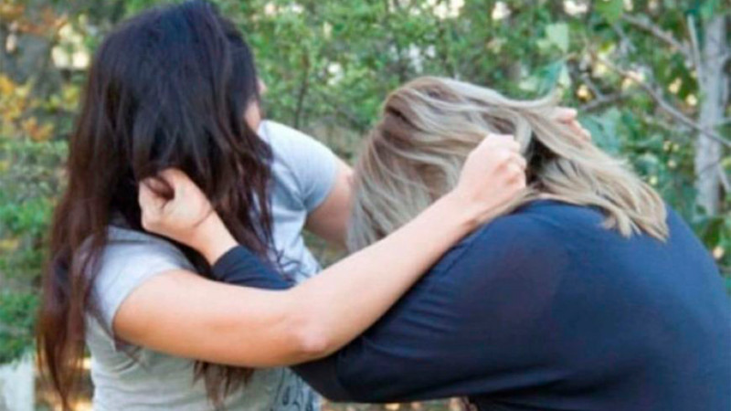 Sumqayıtda mühasiblər arasında dava: Elektron qolbaq taxıldı