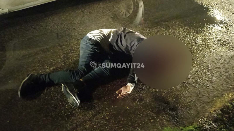 Sumqayıtda maşın piyadanı vurub - FOTO