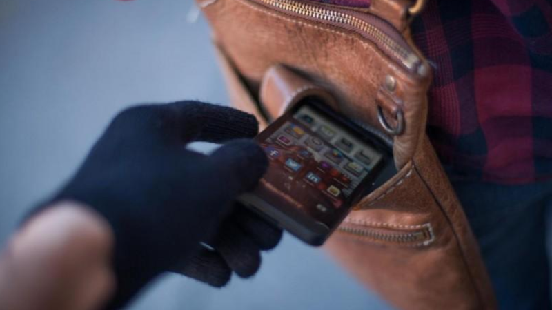 Sumqayıtda telefon oğurlanıb