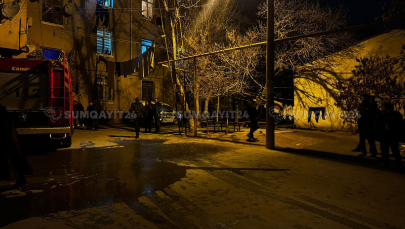 Sumqayıtda binada yanğın: Sakinlər təxliyə edildi - VİDEO