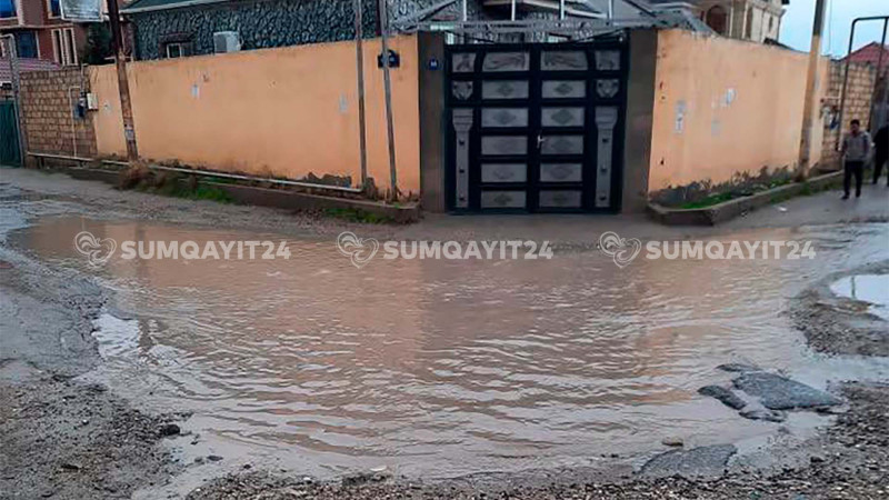 “Corat bağları”nın gölməçəli küçələri - FOTO