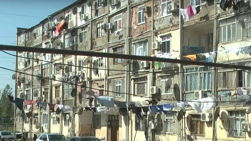Sumqayıtda təhlükə-Yataqxana hər an çökə bilər - VİDEO