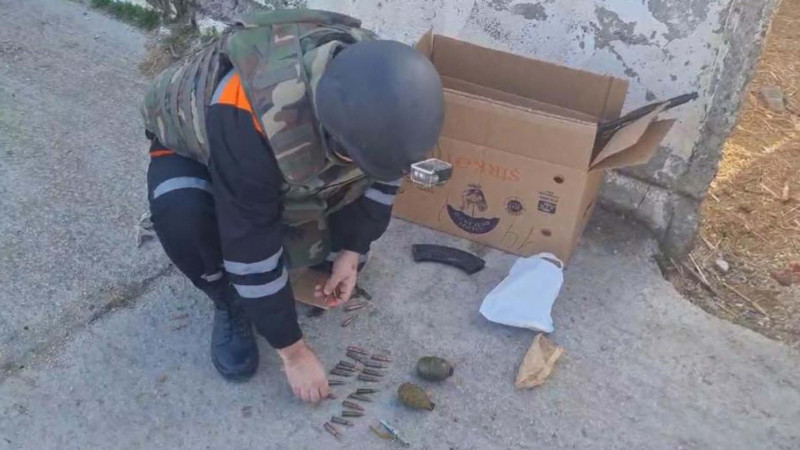 Coratda istifadəyə yararlı silah-sursat tapılıb