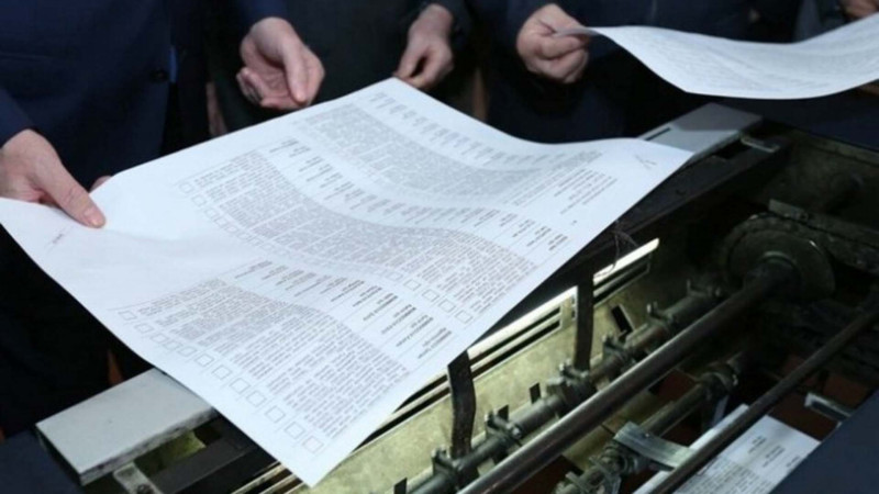 Seçki bülletenlərinin paylanmasına başlanıldı