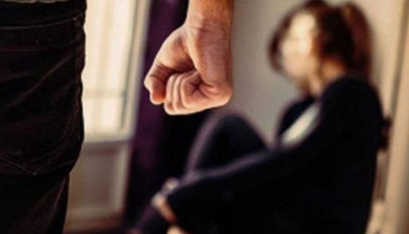 Sumqayıtda kişi barışmaq istəməyən keçmiş arvadını döydü – MƏHKƏMƏ