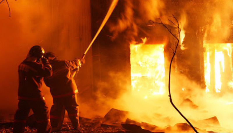 Yaşayış evində YANĞIN OLUB