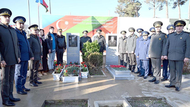 Polad Həşimovun xatirəsi generalın məzarı önündə anılıb