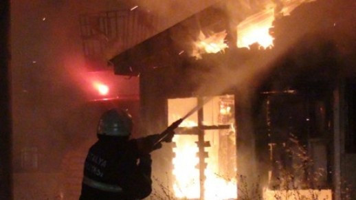 Sumqayıtda fərdi yaşayış evi yanıb