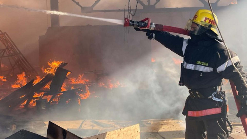 Sumqayıtda binada yanğın: 20 sakin təxliyə edildi