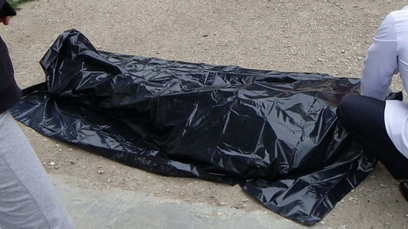 Sumqayıtda binanın qarşısında meyit tapıldı