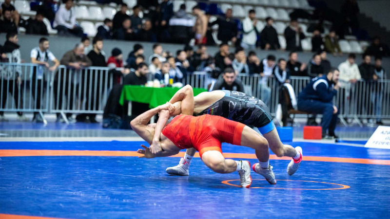 Sumqayıtlı güləşçilər çempionatdan 8 medalla qayıdıblar