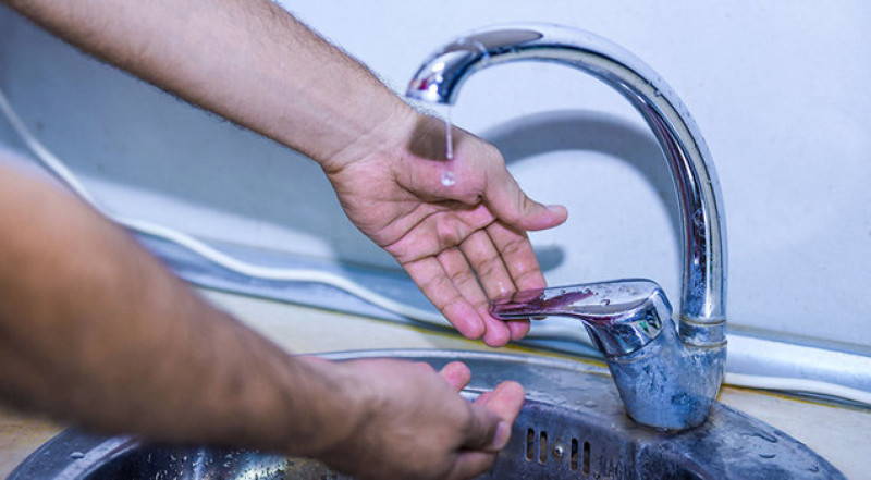 Sumqayıtda 50-yə yaxın ailə su üzünə həsrətdir - VİDEO