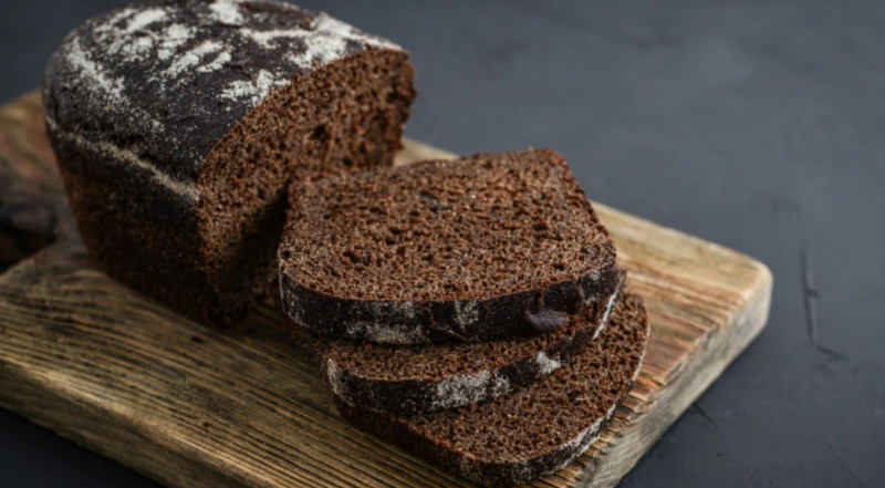 “Sahibkarlar ağ unu rəngləyib saxta qara çörək hazırlayırlar” – ŞOK İDDİA