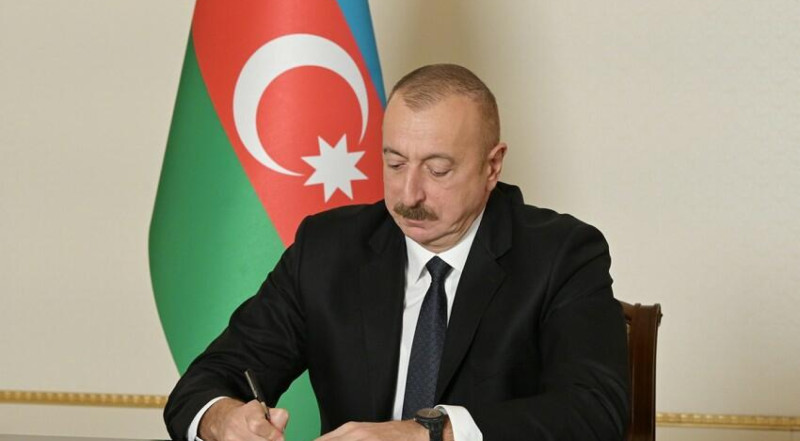 Mərkəzi icra hakimiyyəti orqanları ilə bağlı PREZİDENT FƏRMANI