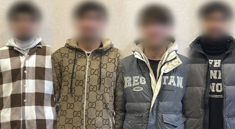 Avtobusdan sallanıb sürüşən gənclər polisə çağırıldılar