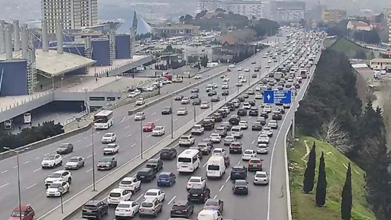 Bakı-Sumqayıt yolunda tıxac müşahidə olunur