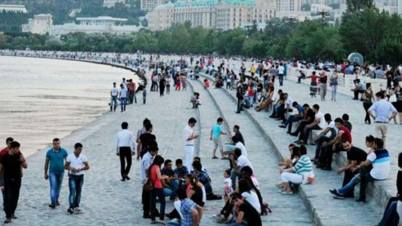 Azərbaycan əhalisinin sayı artıb