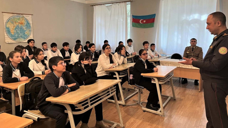 FHN şəhərdə maarifləndirmə aparıb