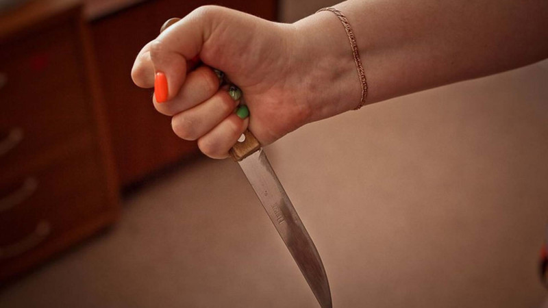 Sumqayıtda kişi sevgilisi tərəfindən bıçaqlandı - İDDİA