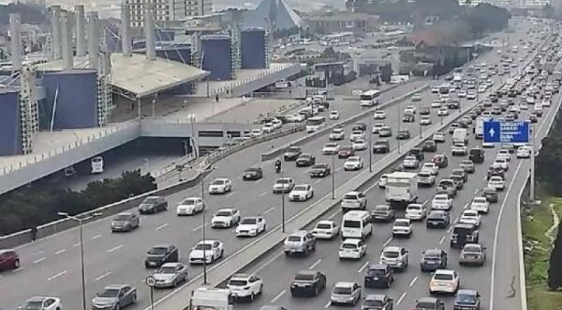 Bu yollarda tıxac yarandı