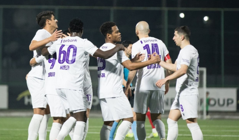 “Sumqayıt” klubu “400-ü vurdu”