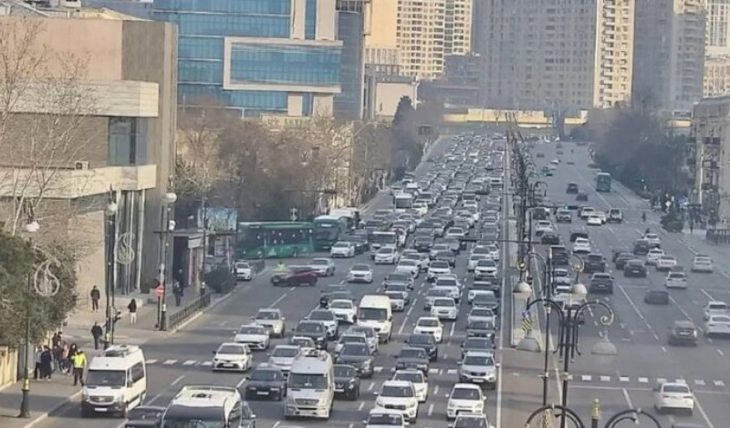 “20 Yanvar” istiqamətində sıxlıq var