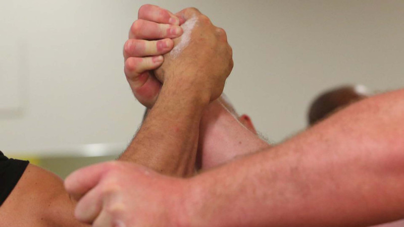 Sarayda gənclər öz güclərini qol güləşində sınayacaqlar