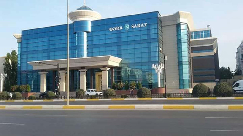 “Qərb” şadlıq sarayı sakinləri tüstü ilə boğur - VİDEO