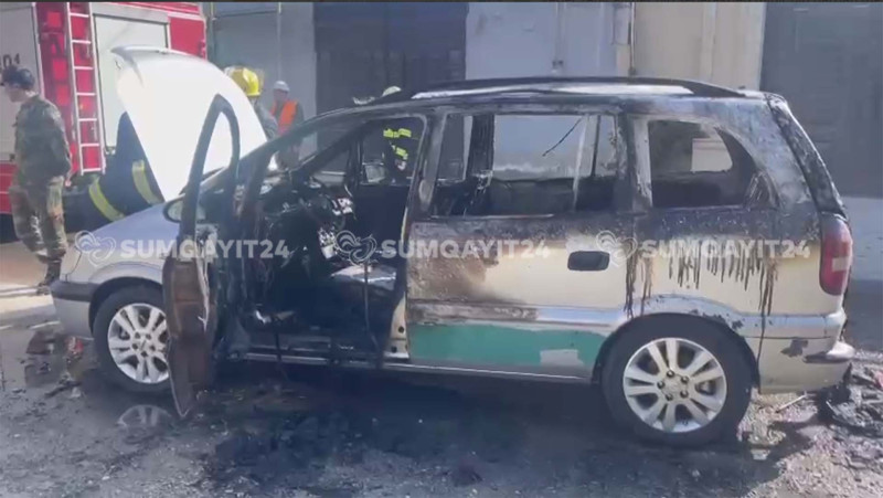 Sumqayıtda taksi yanaraq külə döndü - VİDEO