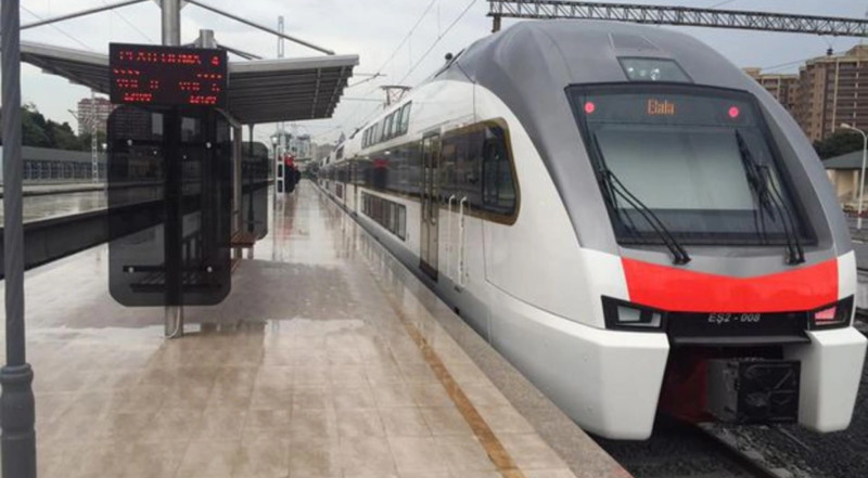 Külək və yağış sürət qatarlarının qrafikini pozdu - VİDEO