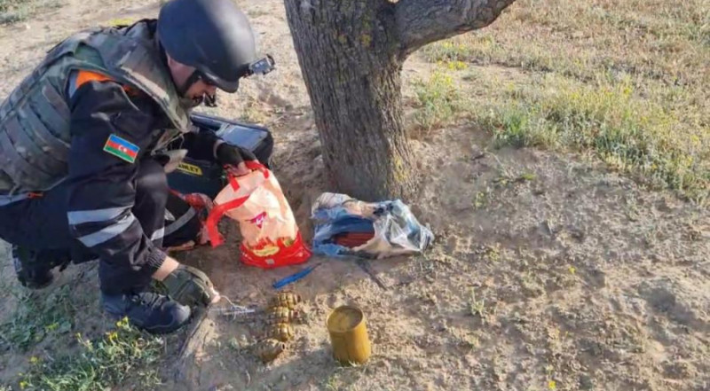 Sarayda 4 ədəd qumbara tapılıb