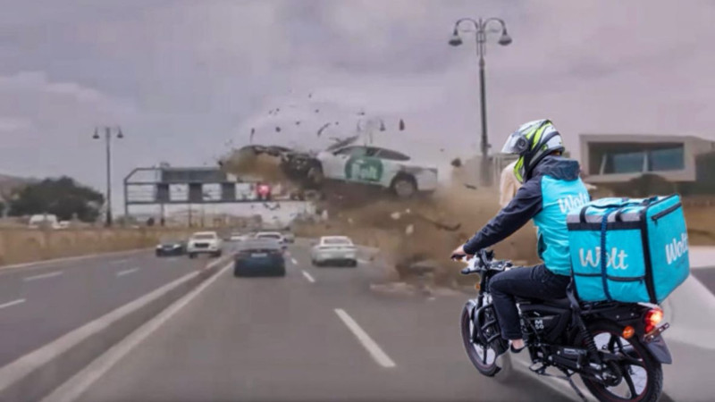 “Uçan” taksi, qaçan kuryer, ucsuz-bucaqsız tıxac