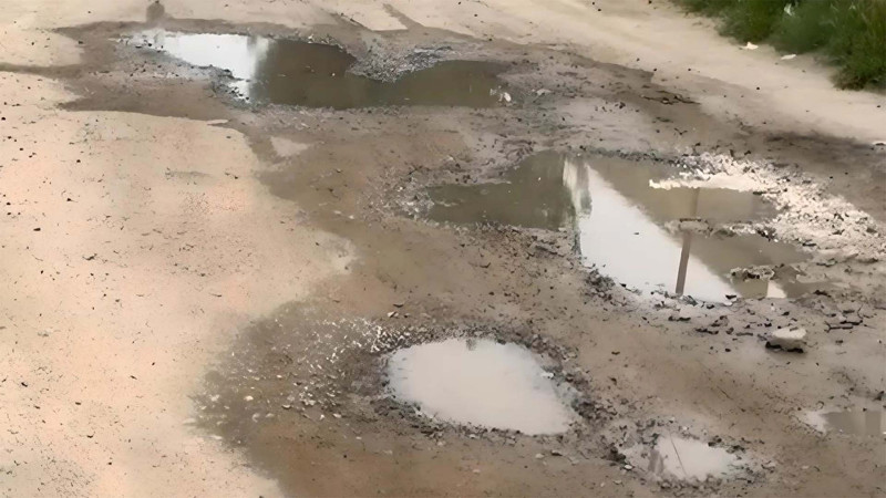 Sarayda küçə üfunət iyinə qərq oldu