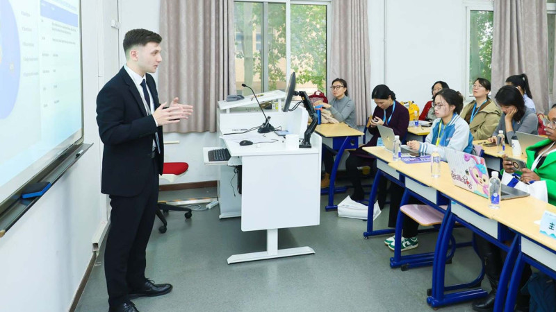 Çində təhsil alan doktorant: “Çinli professorlarla oyun oynayıram”